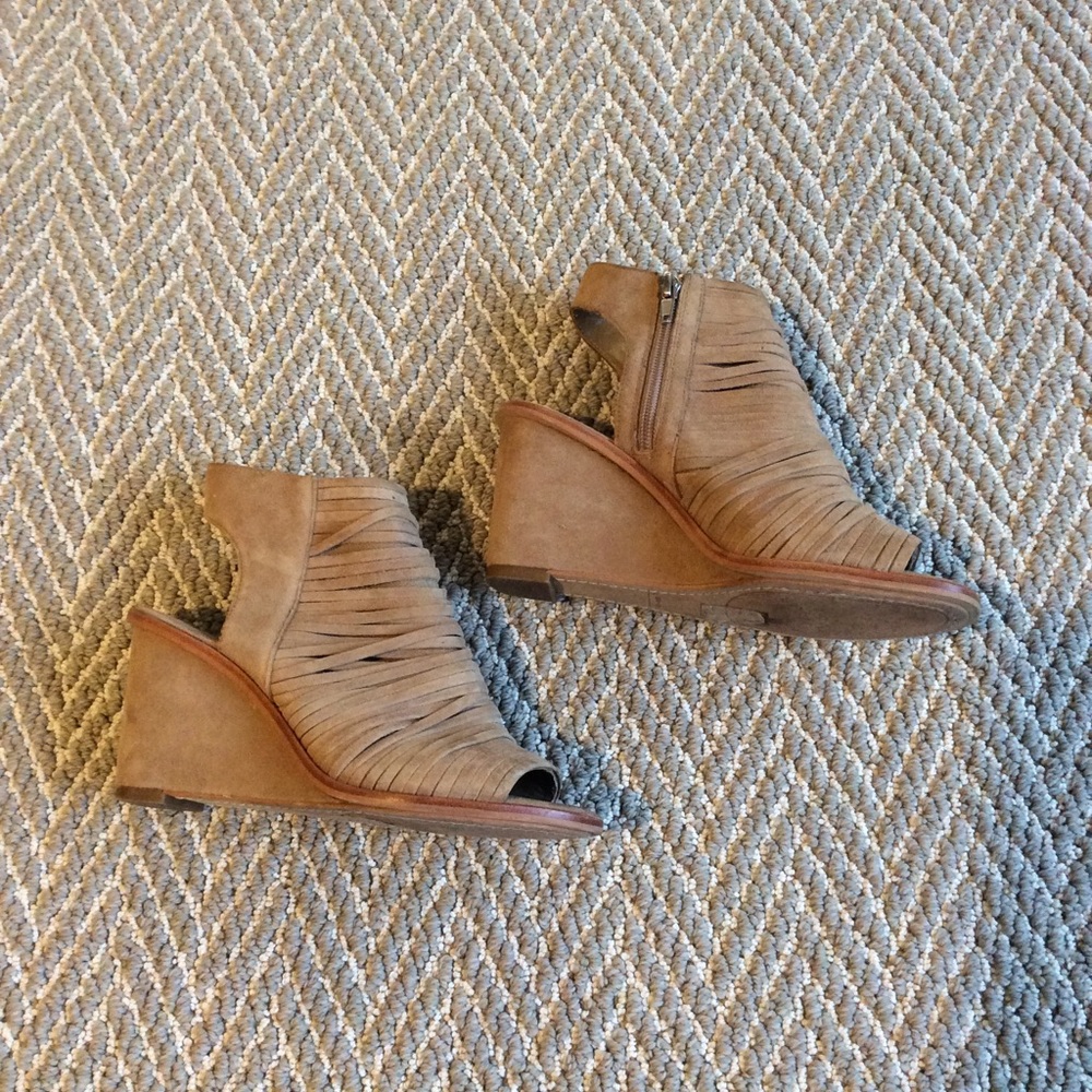 Dolce Vida suede wedges size 7.5